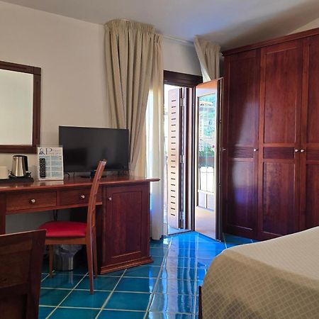 Hotel Pisacane Sapri Bagian luar foto