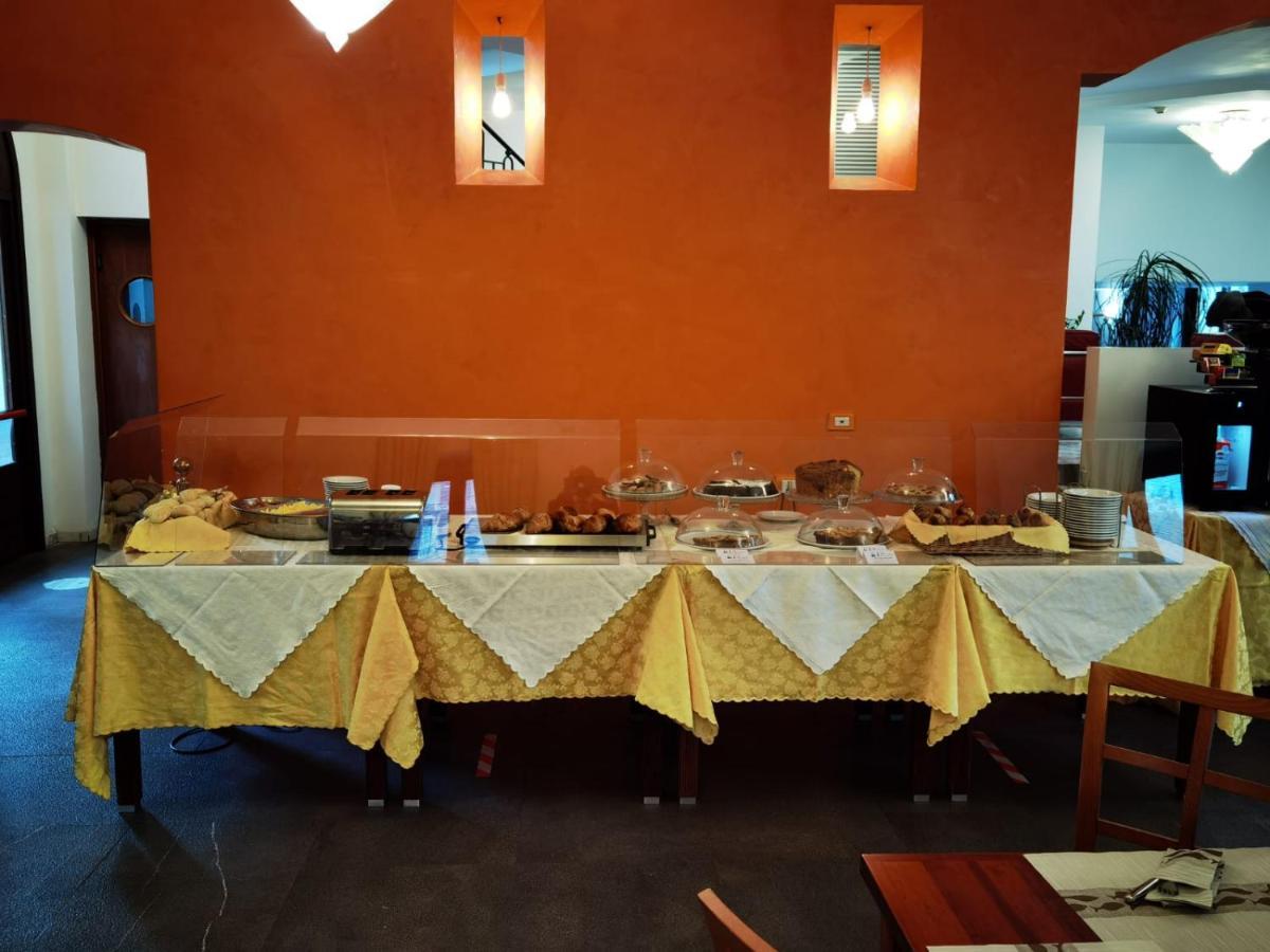 Hotel Pisacane Sapri Bagian luar foto