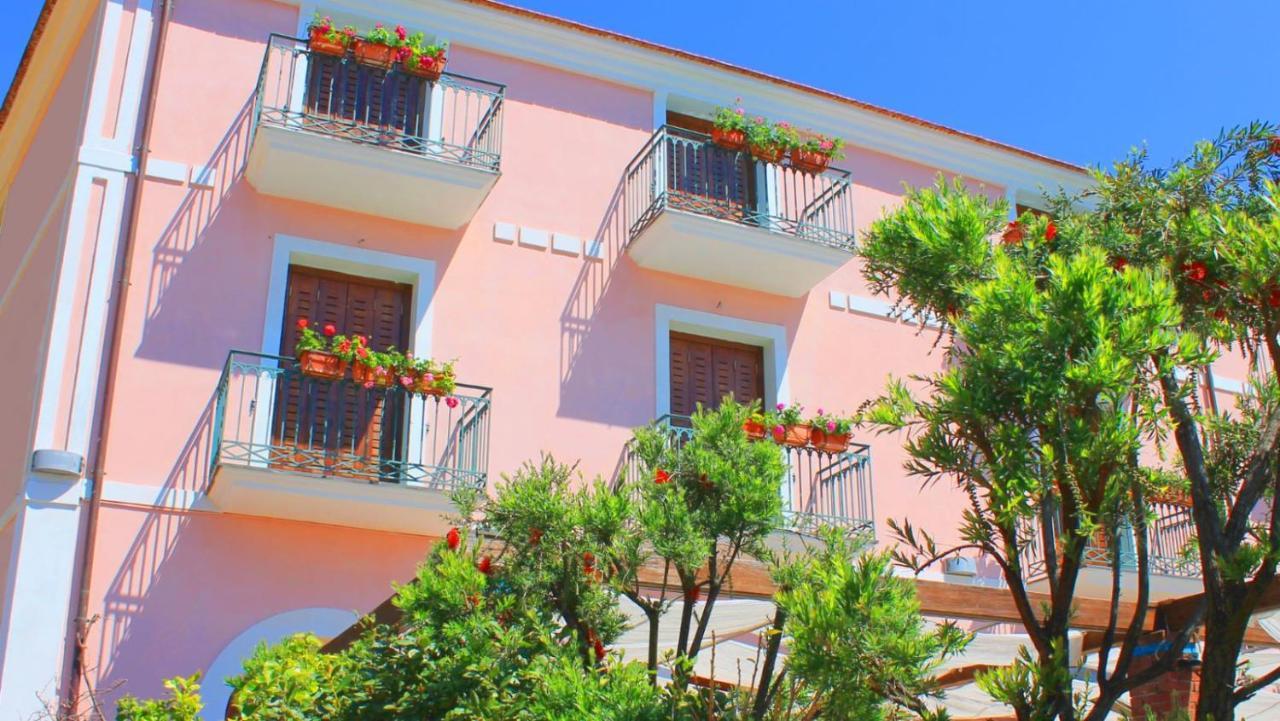Hotel Pisacane Sapri Bagian luar foto