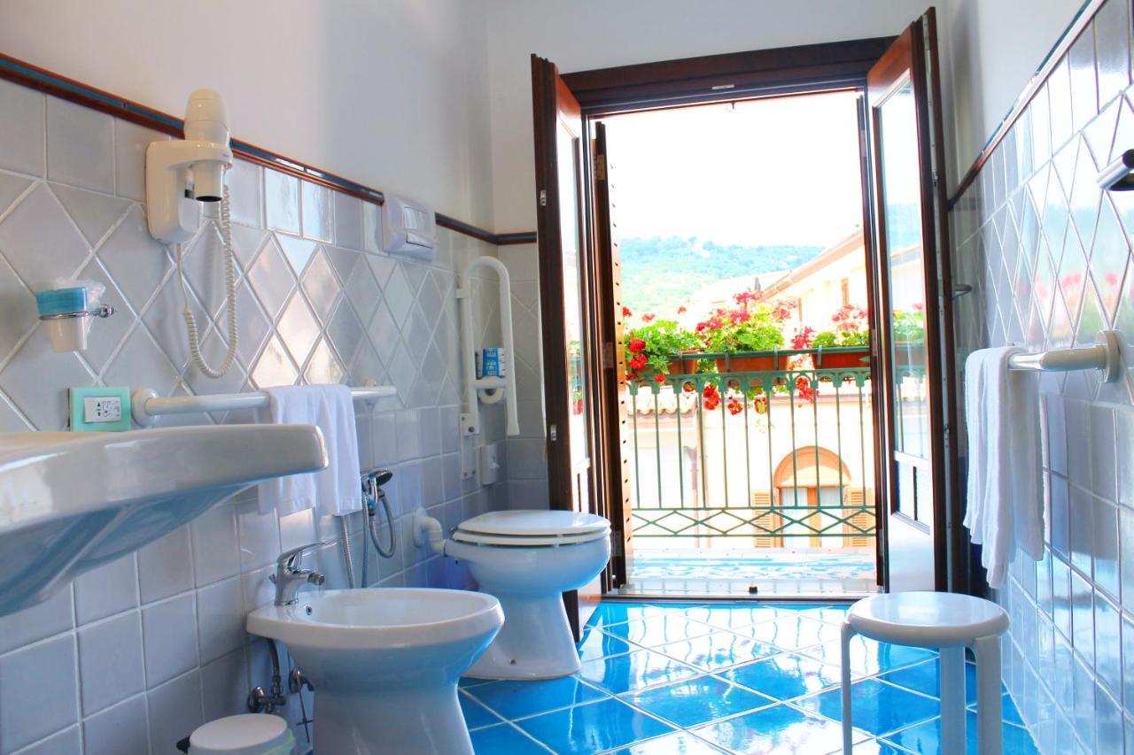 Hotel Pisacane Sapri Bagian luar foto