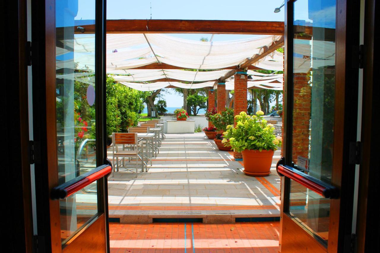 Hotel Pisacane Sapri Bagian luar foto