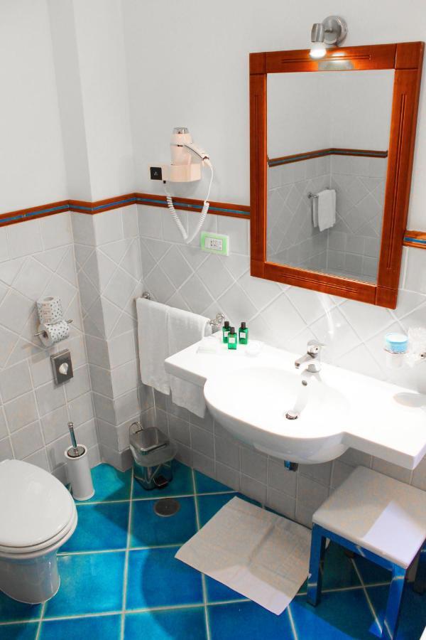 Hotel Pisacane Sapri Bagian luar foto