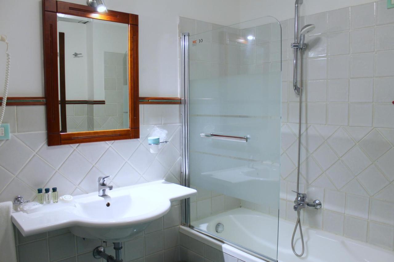 Hotel Pisacane Sapri Bagian luar foto