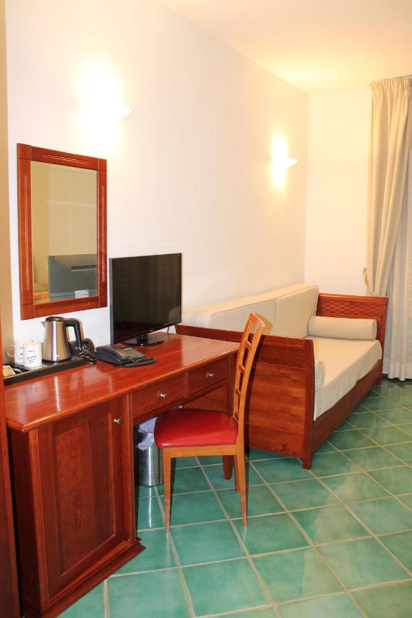 Hotel Pisacane Sapri Bagian luar foto