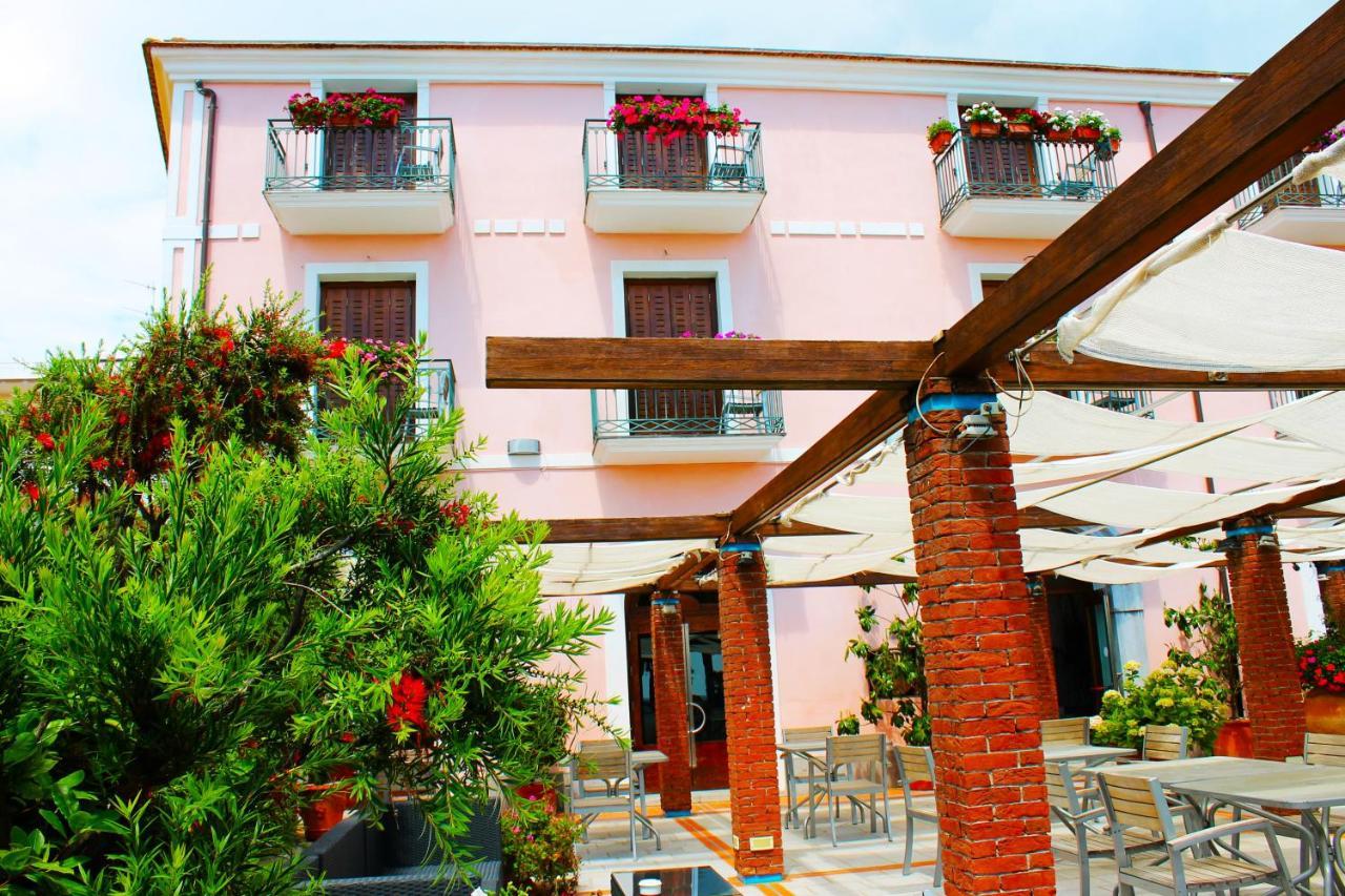 Hotel Pisacane Sapri Bagian luar foto