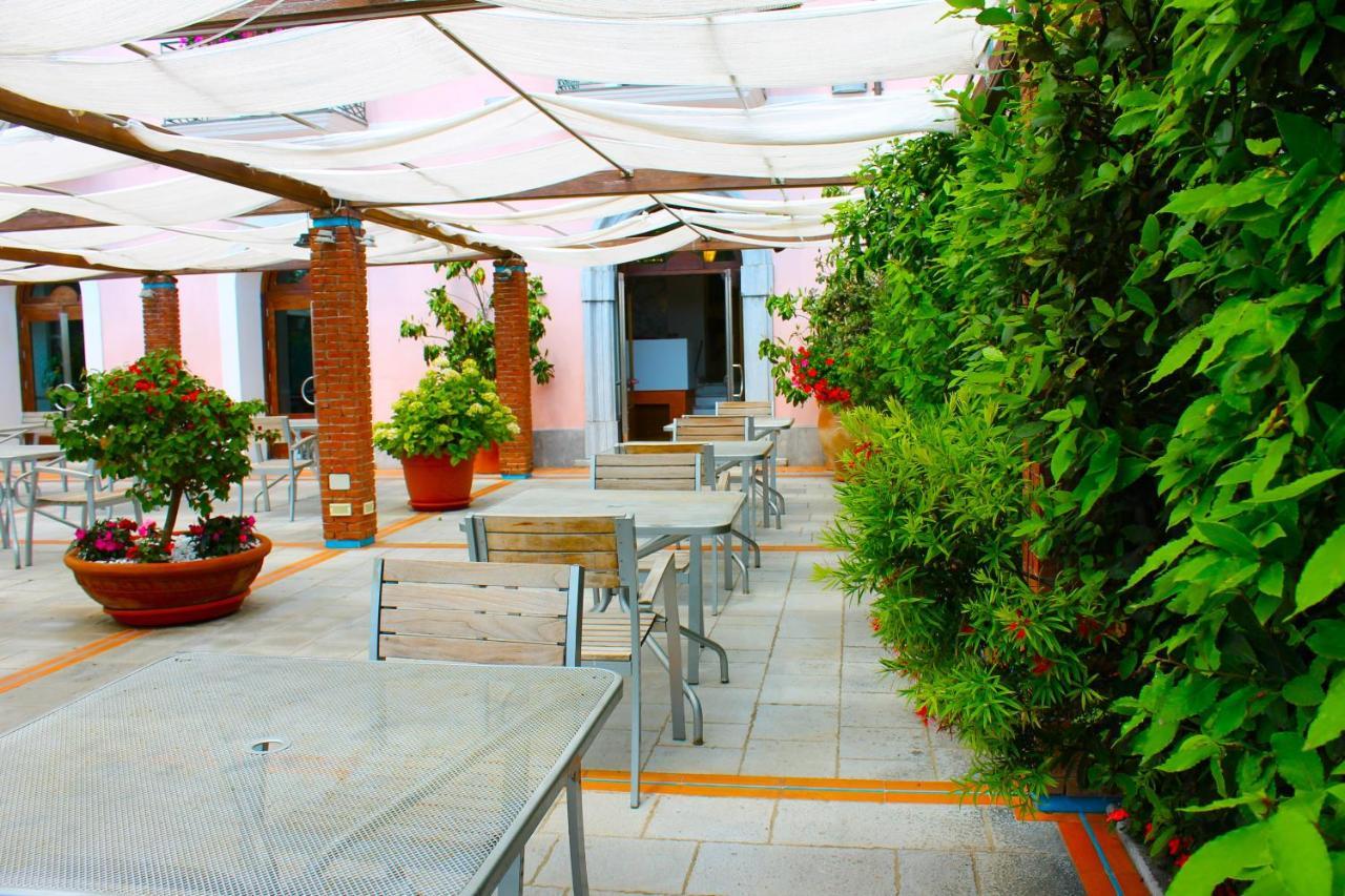 Hotel Pisacane Sapri Bagian luar foto