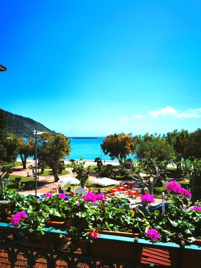 Hotel Pisacane Sapri Bagian luar foto