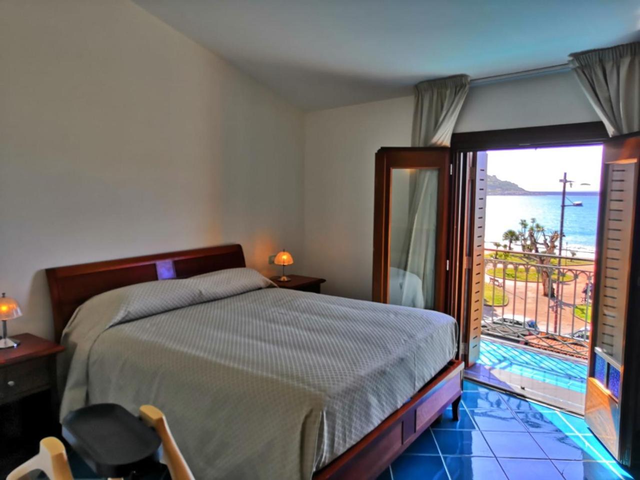 Hotel Pisacane Sapri Bagian luar foto