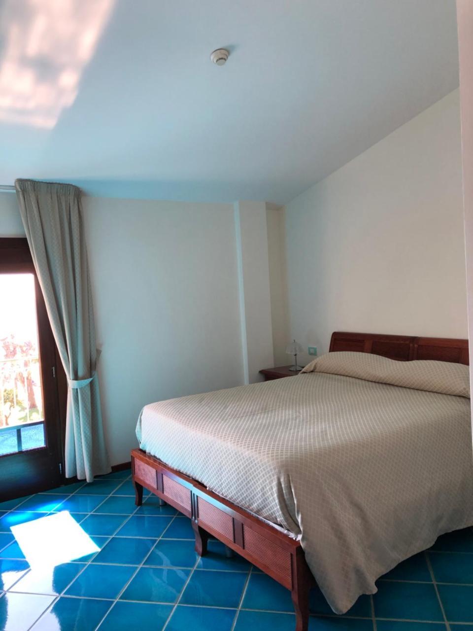 Hotel Pisacane Sapri Bagian luar foto